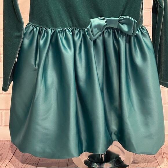 Cat & Jack Toddler Girls 5T Green Velvet Girls Dress Holiday Christmas Bow - Picture 3 of 10
